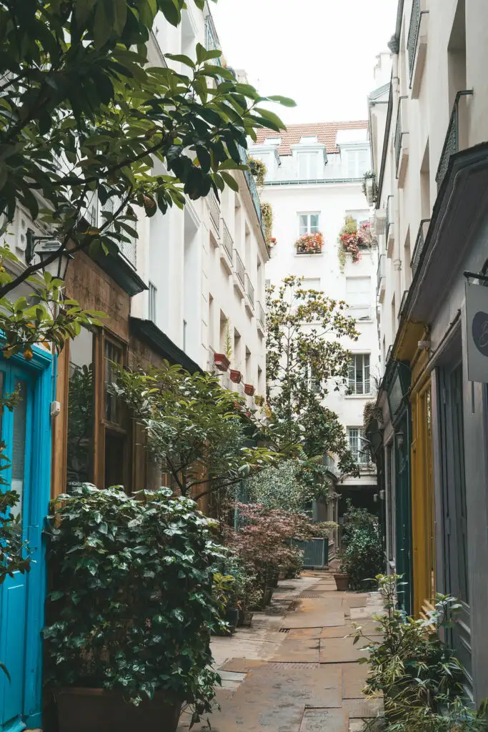 Discover Paris’s Hidden Gems with a Local Tour Guide